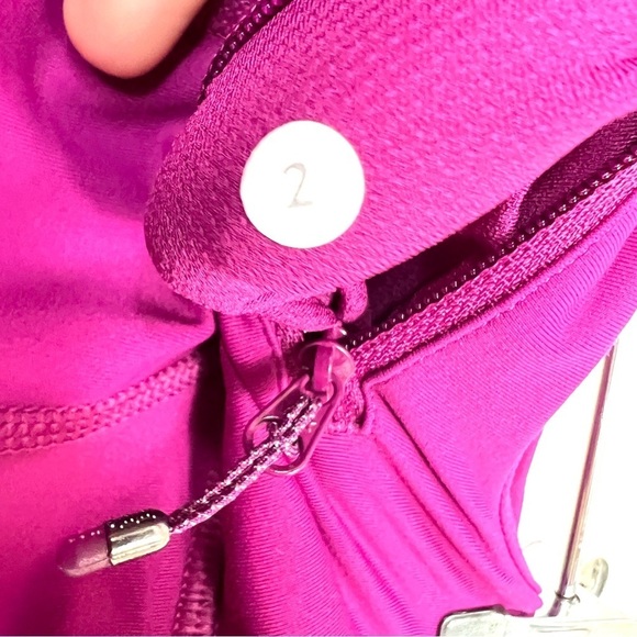 Lululemon Pace Rival Crop 22” inseam Deep Fuschia EUC Size 2 Side Pockets - Picture 9 of 9